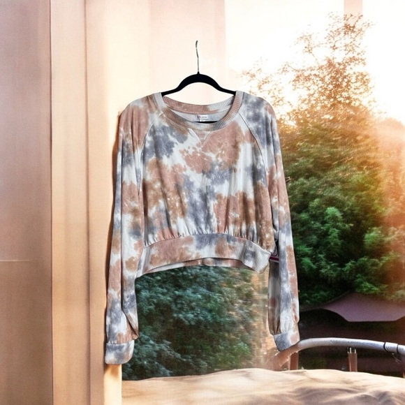 Flirtitude Active Tie Dye Pullover Crop Top Long Sleeves Reverse Seam Detail New - Picture 16 of 16